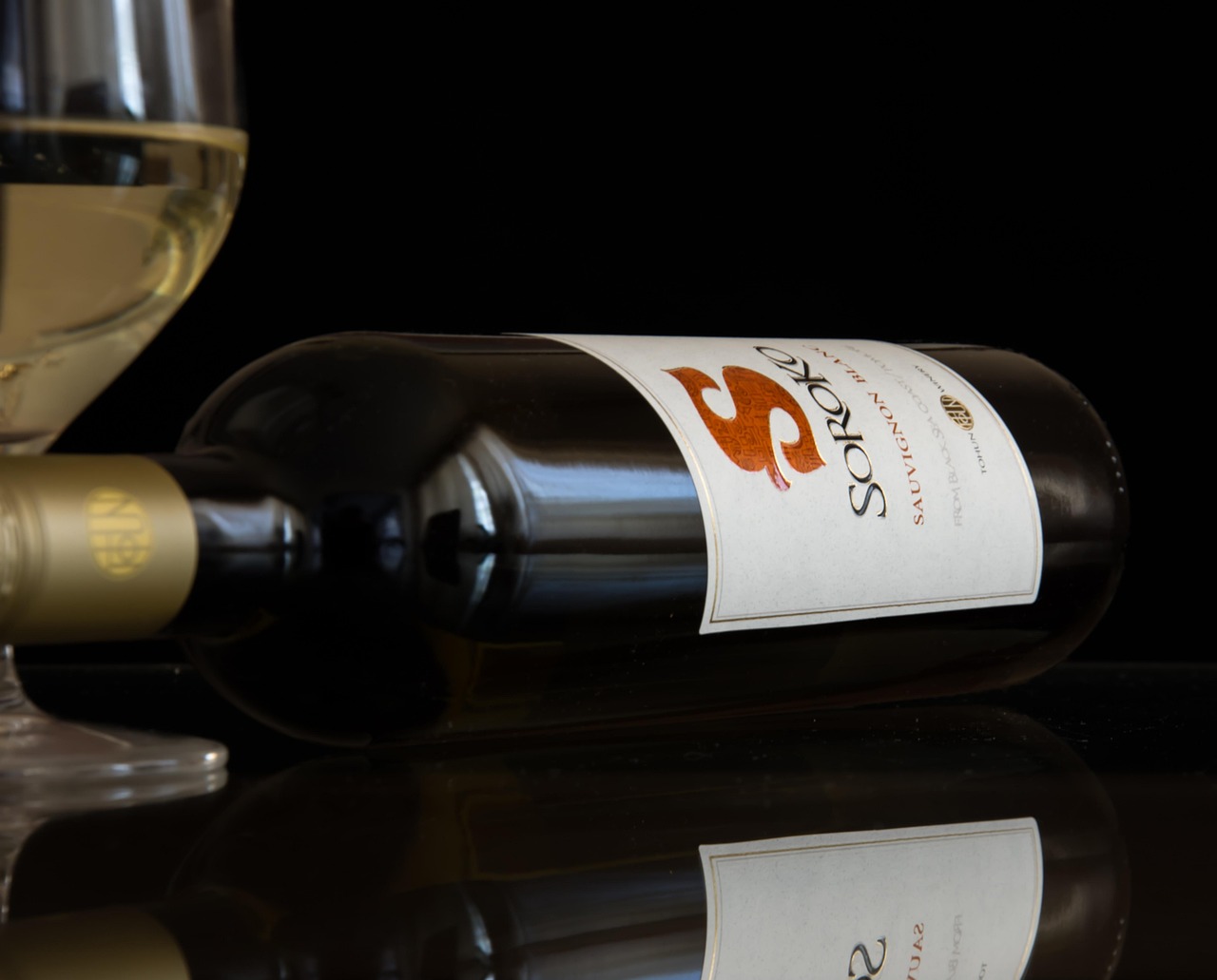 Wein und Glas fuer Genussmomente in Sweti Vlas